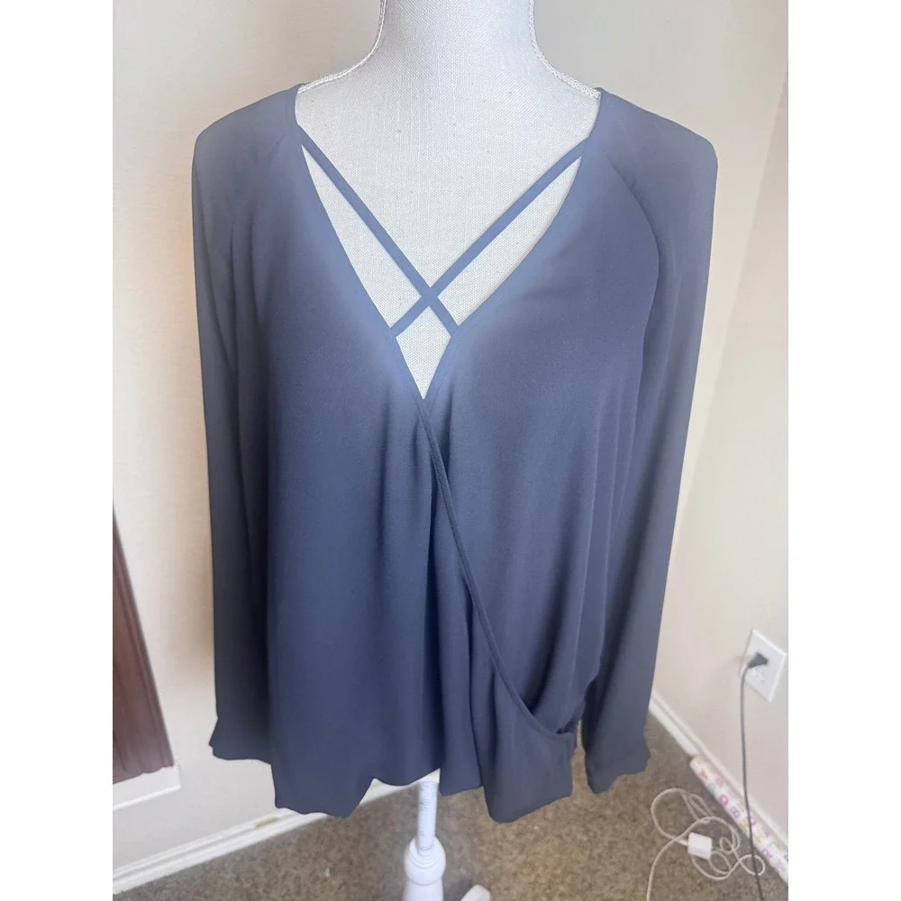 Belle Sky Black Blouse Criss Cross V-Neck Wrap Front Long Sleeve Career Medium